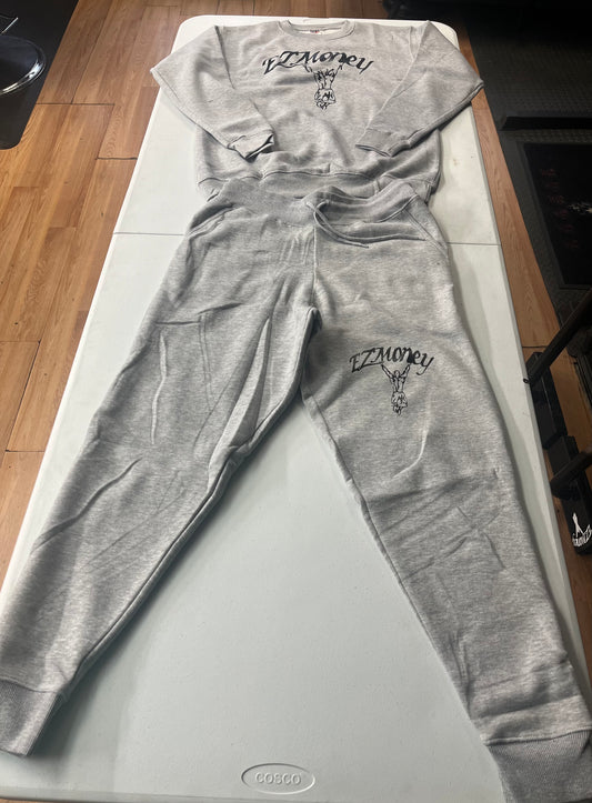 EZMONEY crew neck joggers set